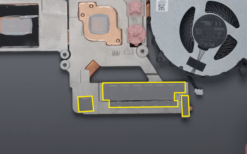 南桥及供电部分的导热硅胶片